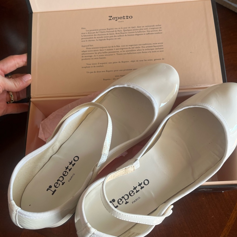 Repetto White Minimalist Flats for Everyday Elegance